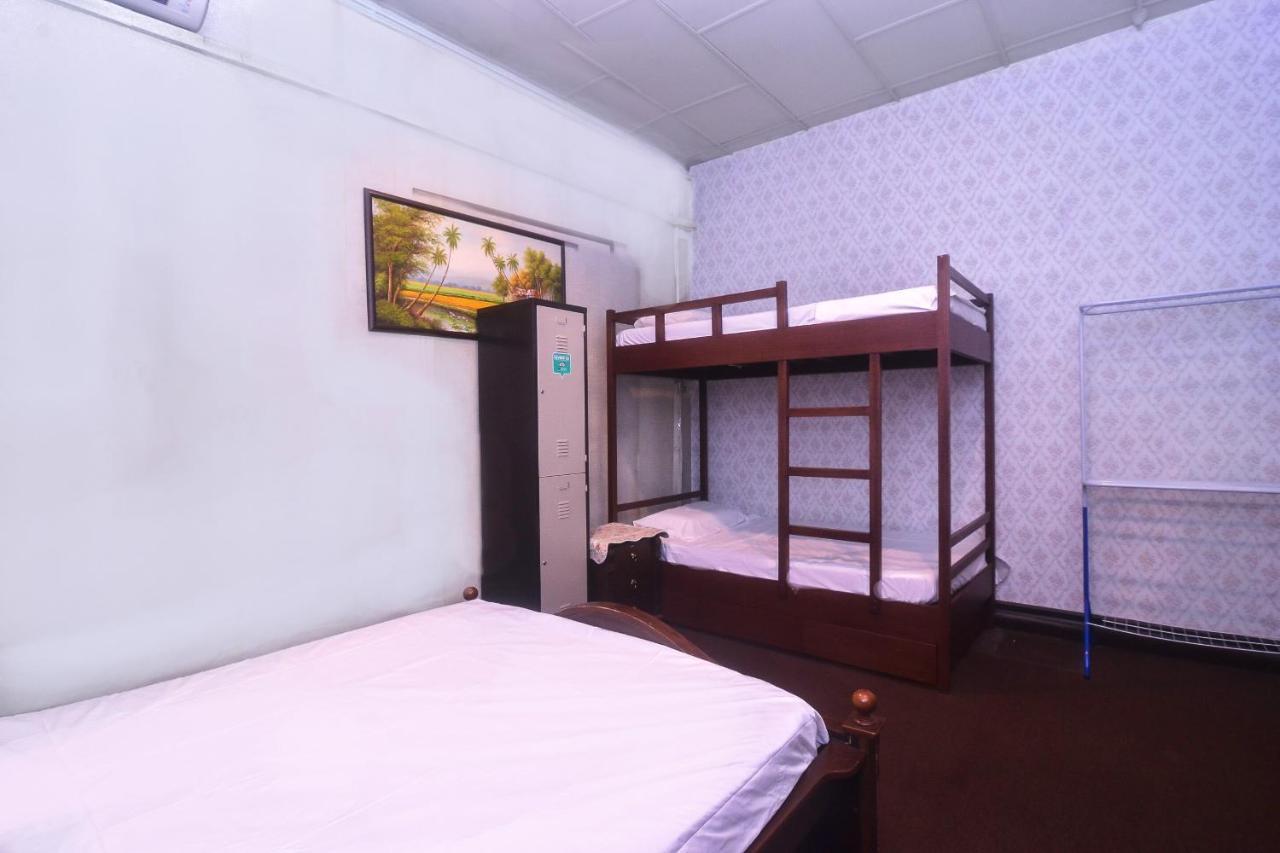 Hotel SPOT ON 89904 Marco Polo's Kuching Exterior foto