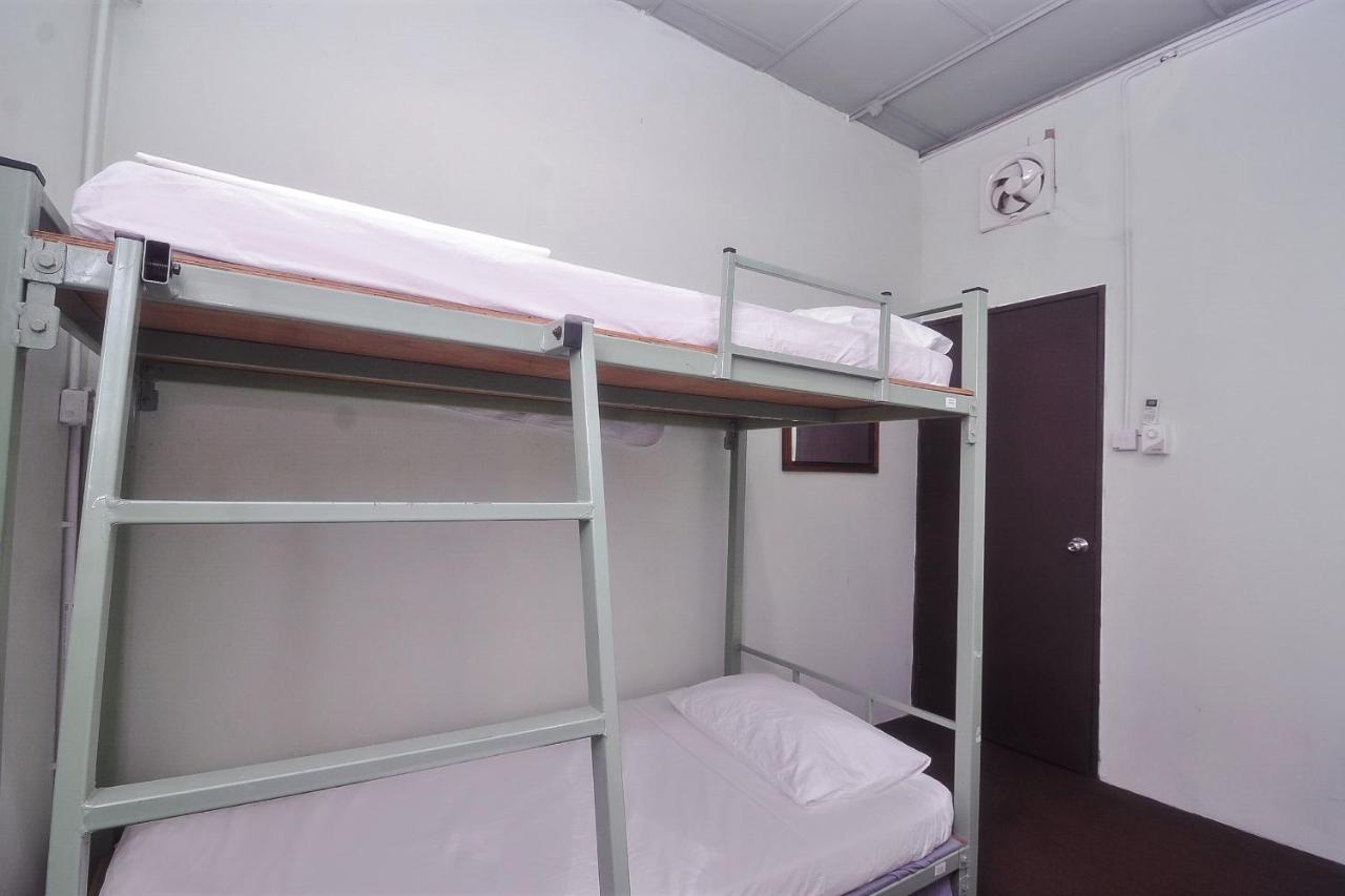 Hotel SPOT ON 89904 Marco Polo's Kuching Exterior foto