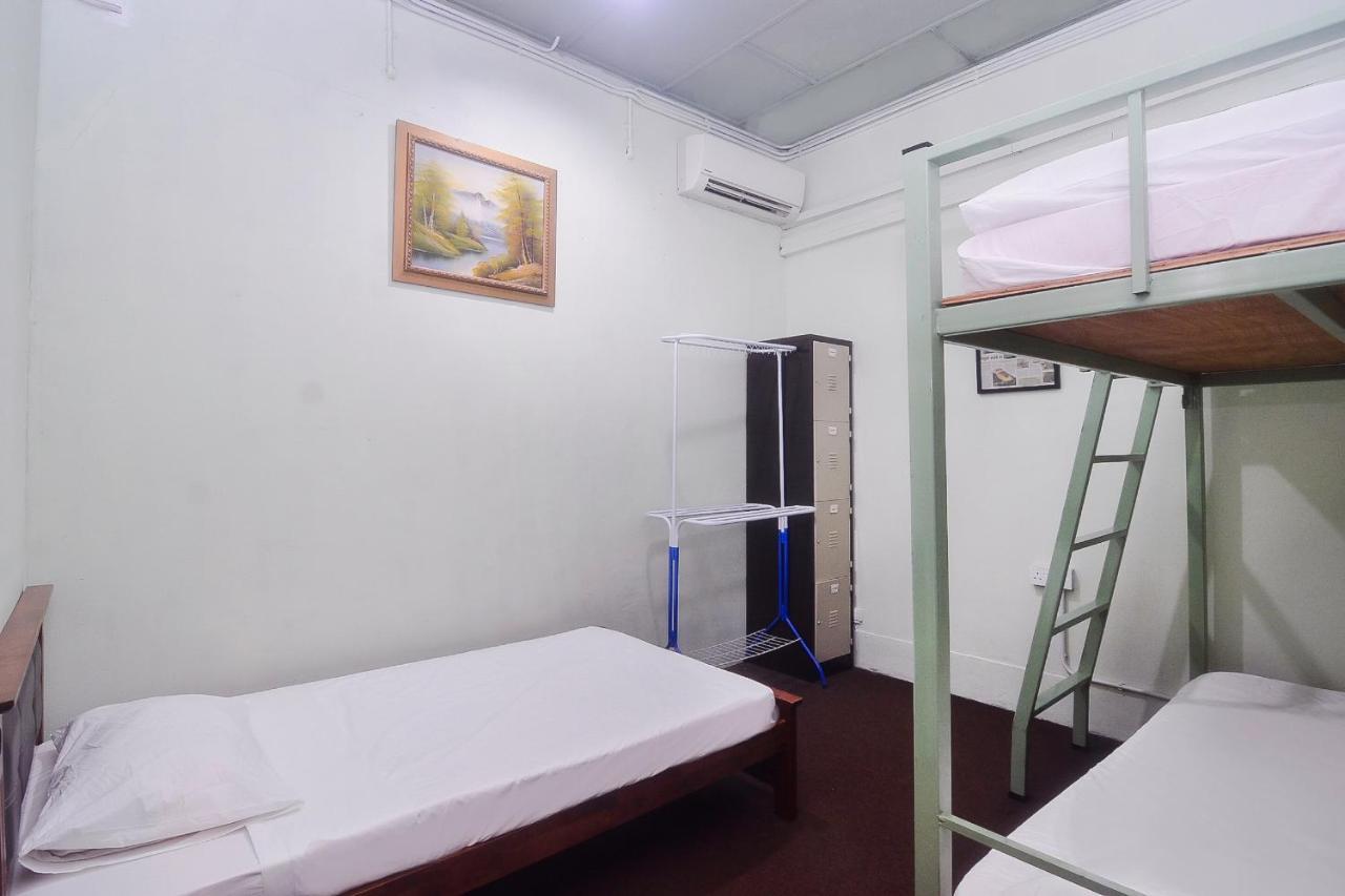 Hotel SPOT ON 89904 Marco Polo's Kuching Exterior foto