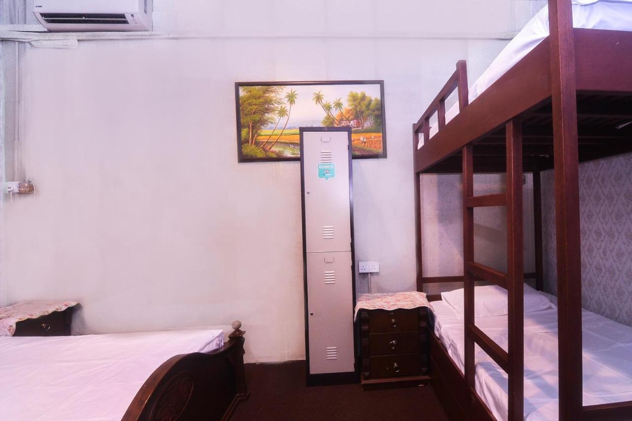 Hotel SPOT ON 89904 Marco Polo's Kuching Exterior foto