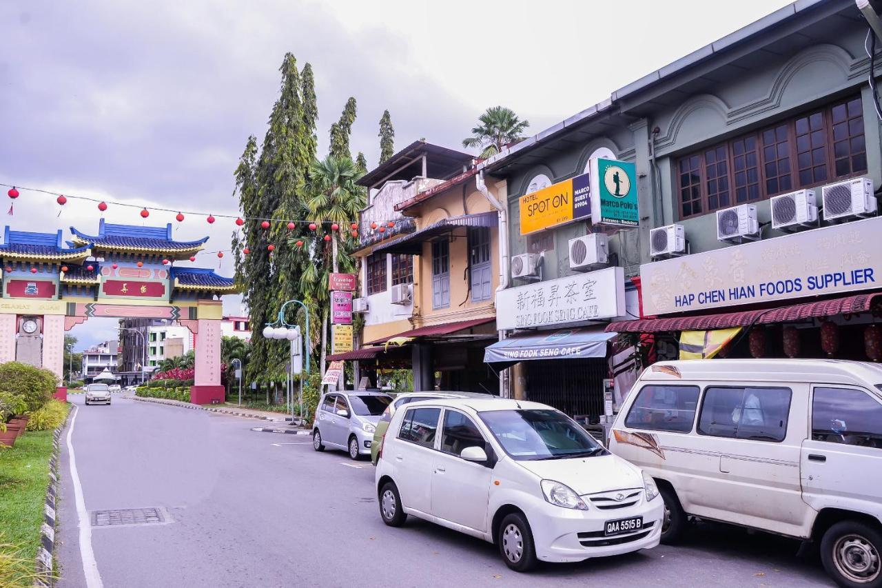 Hotel SPOT ON 89904 Marco Polo's Kuching Exterior foto