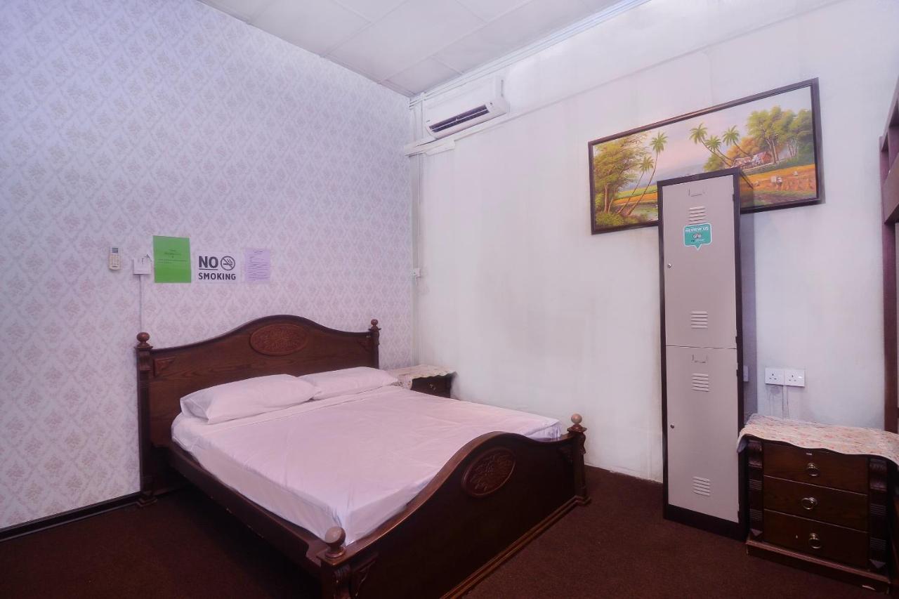 Hotel SPOT ON 89904 Marco Polo's Kuching Exterior foto