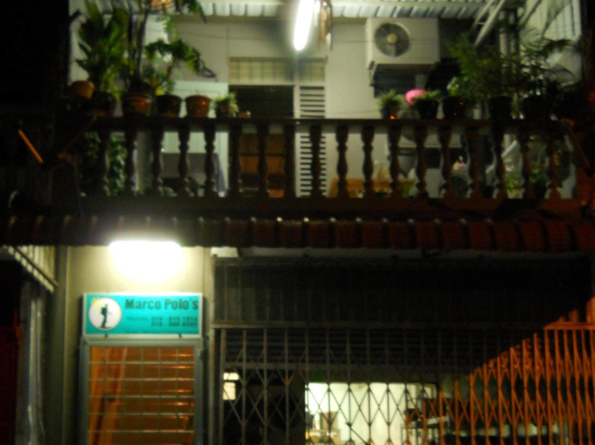 Hotel SPOT ON 89904 Marco Polo's Kuching Exterior foto