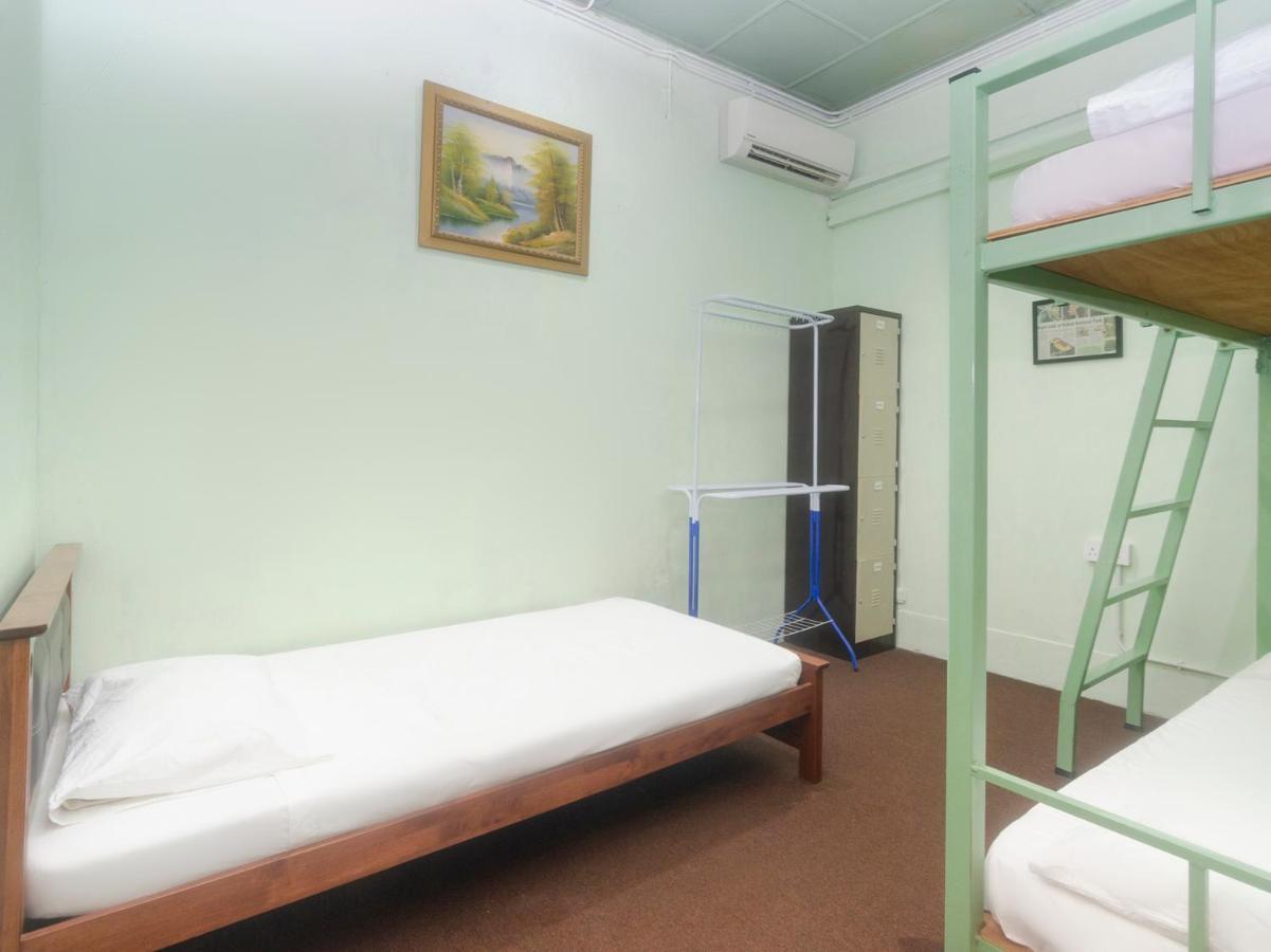 Hotel SPOT ON 89904 Marco Polo's Kuching Exterior foto