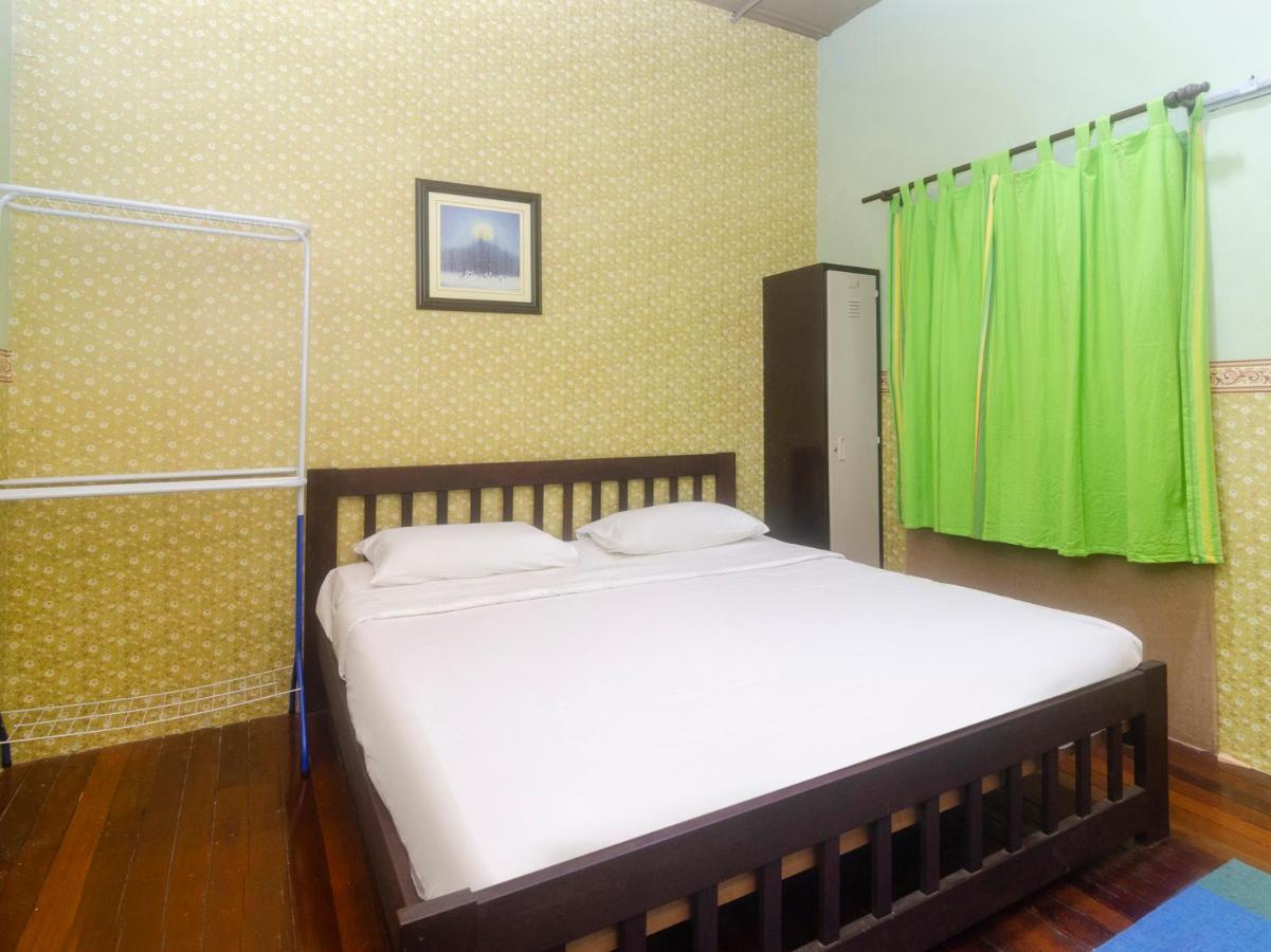 Hotel SPOT ON 89904 Marco Polo's Kuching Exterior foto